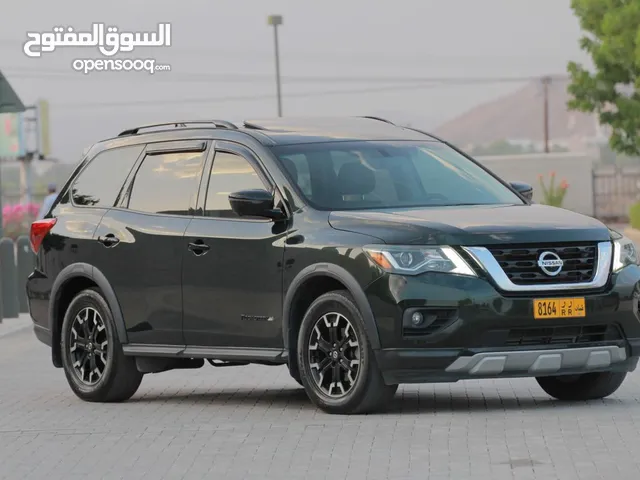 Nissan Pathfinder SL in Al Dakhiliya