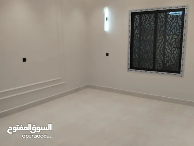 165 m2 4 Bedrooms Apartments for Rent in Al Madinah Ad Difa