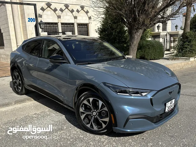 فورد موستانج 2023  بريميوم كهربائية جمرك اليوم كرت ابيض