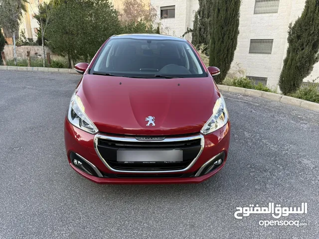 بيجو 208 موديل 2019 فل كامل اعلى صنف عداد 30 الف كيلو بحاله الشركه