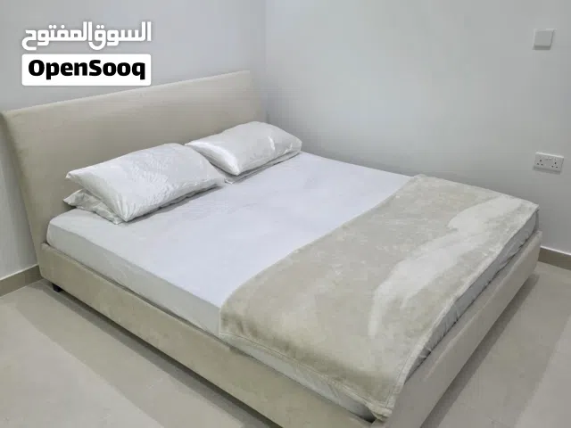 king bed with matress