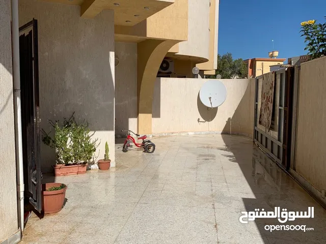 130 m2 3 Bedrooms Apartments for Sale in Tripoli Al-Jabs