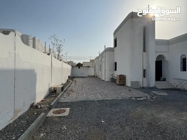 للإيجار منزل مفروش بالكامل في المعبيلة الجنوبية شارع النبراس