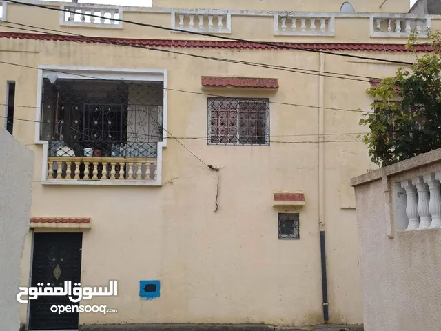 140m2 4 Bedrooms Townhouse for Sale in Ariana Other