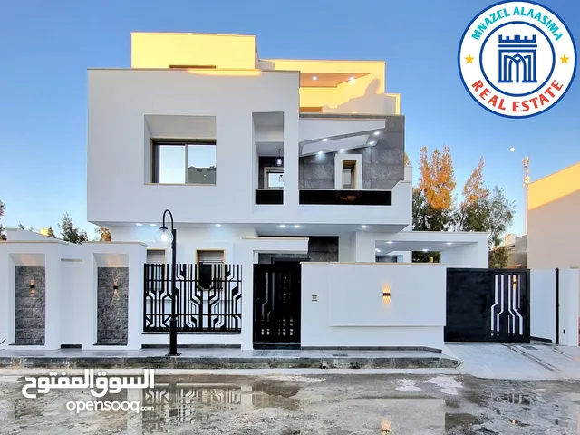 0 m2 4 Bedrooms Villa for Sale in Tripoli Al-Serraj