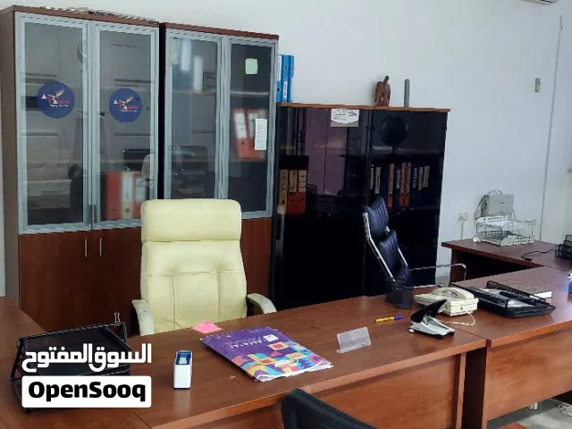 مكتب مأثث مع قراج وحمام للإيجار في حي الاندلس جهة كوبري العمال