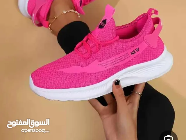 احذية نسائية ماركة اوربا عالمية جميع الحجام طبي وخفيف وبي كعب عالي