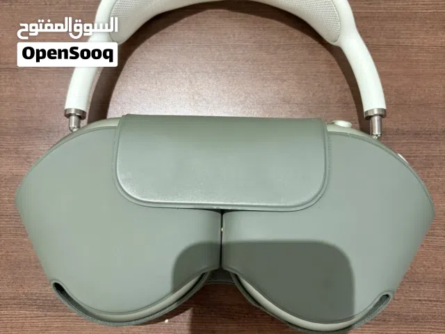 سماعة أذن (AirPods Max) أصلية من ابل.