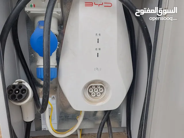 شاحن byd مع قاعدة شحن كاملة