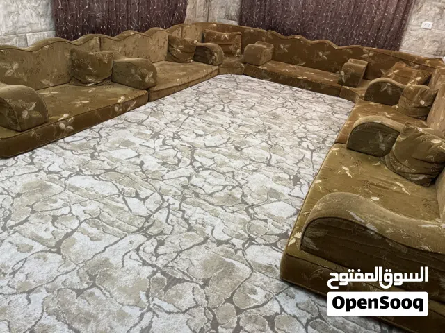 مجلس ارضي مستعمل بحال الجديد بسعر مميز جدا