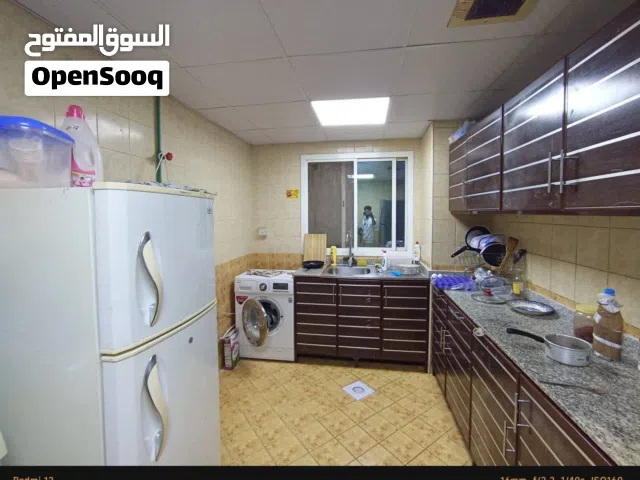 room available in Al Muntazah and Umm Ghuwailina Fully furnished room