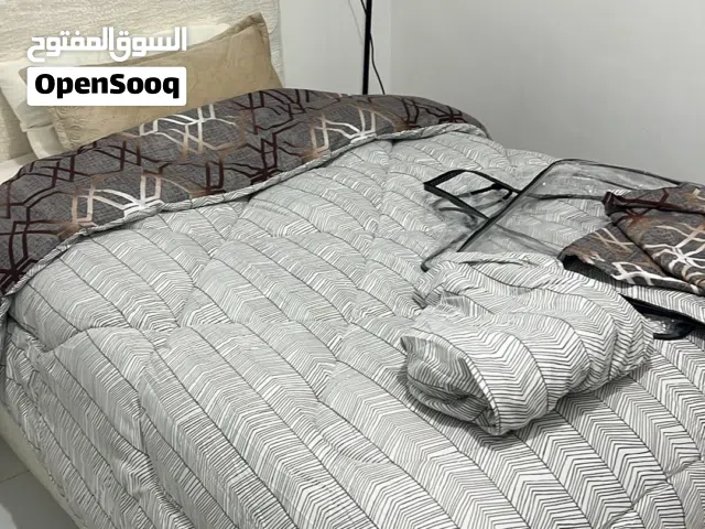 شرشف تخت مزوج او مفرد ونص ب 15 دينار جديد وجهين مع وجهين مخده وكفر مطاط