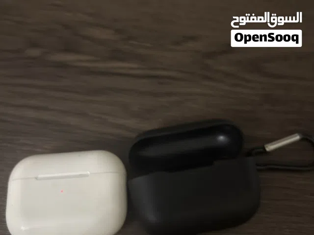 سماعات اصلية جديدة رخيصة وصغيره وجميلة فقط 50 د.إ مستعملة فقط شهر ما فيها ولا شي جديدة لونها أبيض