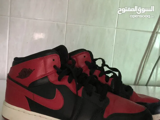 بوت نايكي الأصلي 100٪ عدد 2 بحال الجديد لم يلبس للبيع