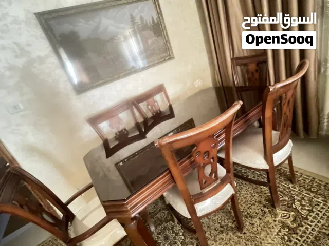 طاولة سفرة كبيرة قزاز اقرأ الوصف!