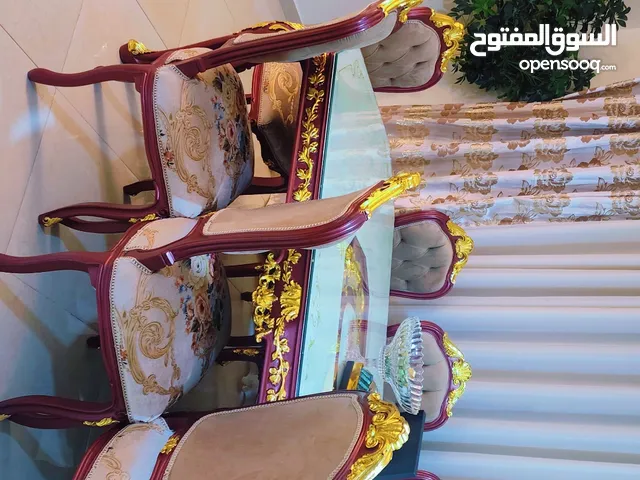 طقم مصري كامل مع سفره 8مقاعد مع طقمين سيرفس وطاوله وسط وسجاده