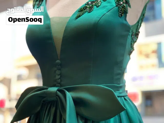 فستان سهره مستعمل نظيف