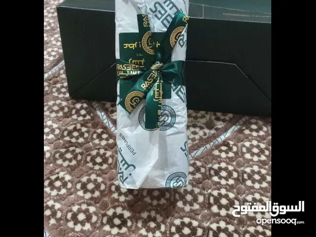 عطر رسيس جديد لم يستخدم بكرتونه وقرطيسه