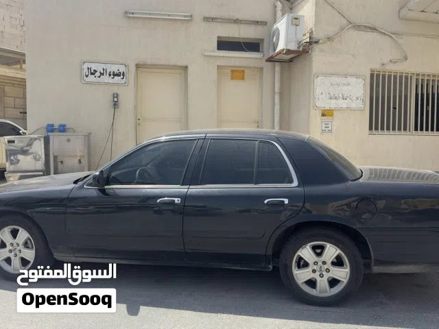 2011 فورد كراون فكتوريا Base