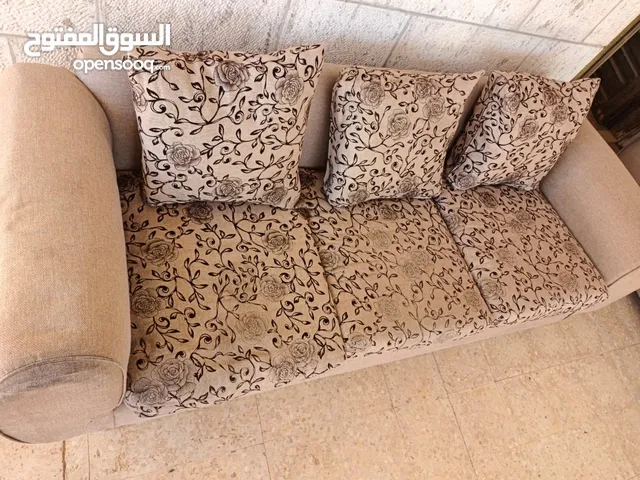 كنب مستعمل بحاله جيده