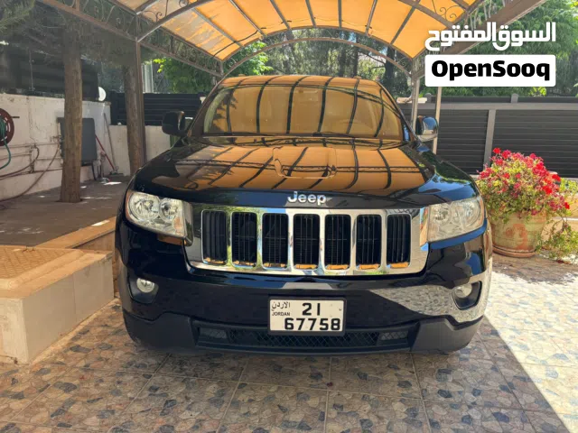 2011 جيب جراند شيروكى Laredo
