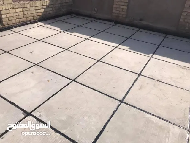 ماستك للصطوح والبيتونه ويكون العمل من الصباح حتى المساء وفي اي اي منطقه من بغداد والتوصيل علينا