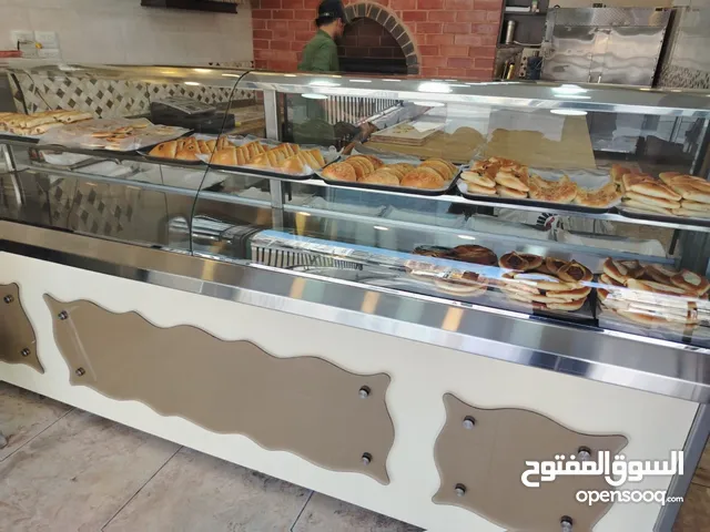 مطعم معجنات للبيع بكامل معداته