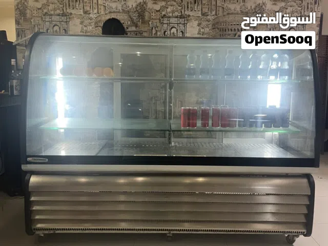 ثلاجه حجم كبير بحاله ممتازه لايوجد اي عطل ومسرفسه