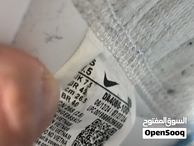 بوت ماركة نايك اصلي من امريكا رياضي للمصارعه  قياس 40 ونص جديد غير مستخدم