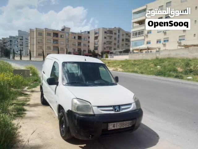 2008, بيجو, بارتنر, Standard