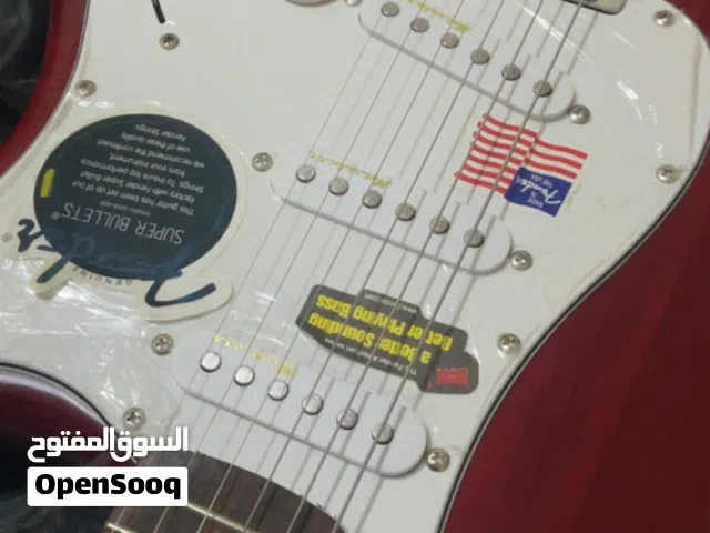 “Fender Stratocaster USA أصلي – حالة ممتازة + Fender Accessories