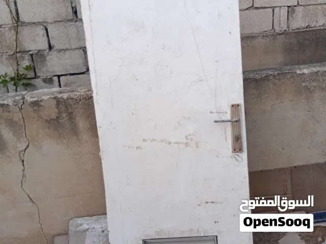 باب حمام مستعمل