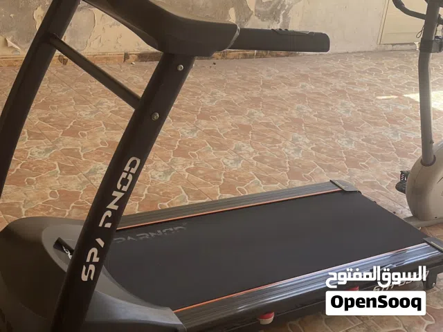 مكينة مشي استعمال بسيط سنه واحده بسعر500درهم