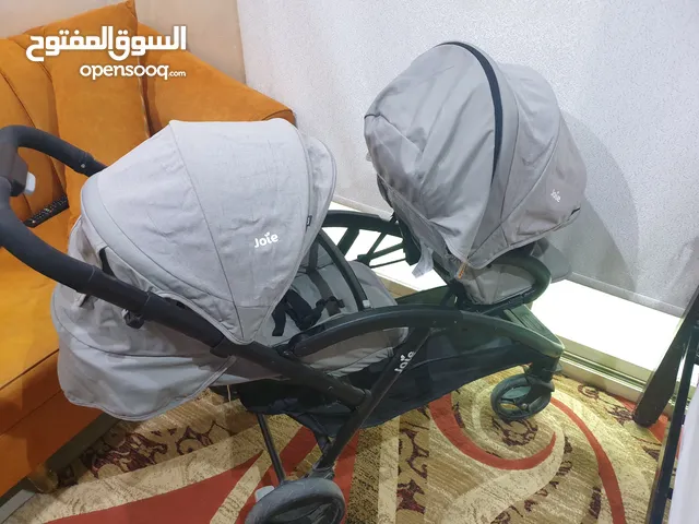 عربة اطفال لاتنين توائم بالطول ماركة joie قوية جداااا