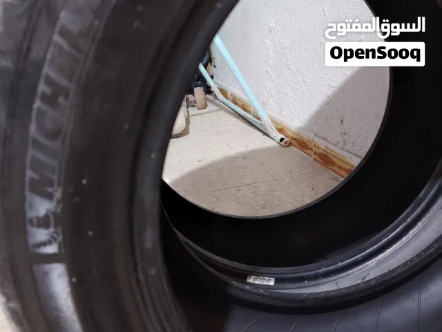 جوز ميشلن 17/50/225 بحالة جيده