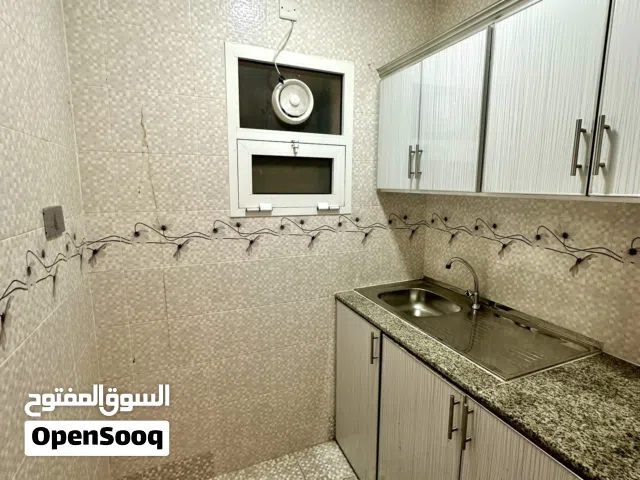 استديو غير مفروش بالعذيبة الشمالية قريب شارع 18 نوفمبر وقريب ستاربكس شامل الفواتير