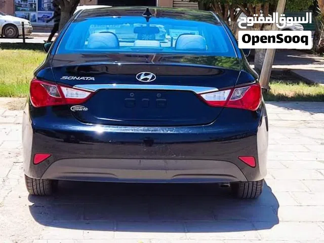 2014 هيونداي سوناتا Standard