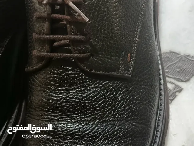 كندرتين جلد طبيعي صناعه تركيه نعل ربر طبي جلد طبيعي من الداخل والخارج واحده اسود والثانيه بني