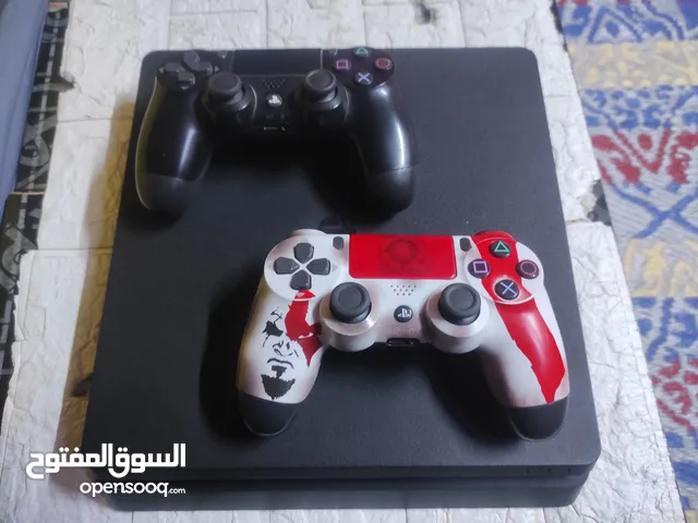 بلايستيشن 4 سلم مستعمل مع كامل الملحقات مع جويستكات 2