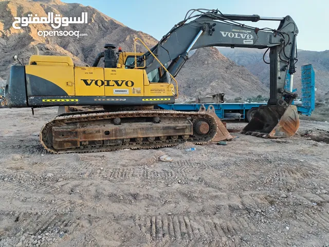 Volvo 460 Excavator with rock breaker..