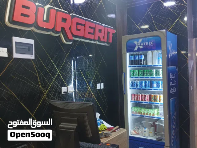 مطعم جاهز يعمل بشكل جيد للبيع