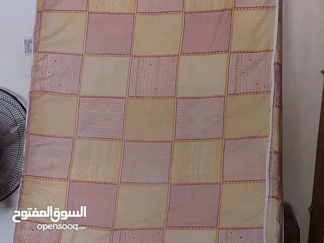 فرشة تخت مفرد شبه جديدة نوعية فرشات ابن النفيس ممتازة