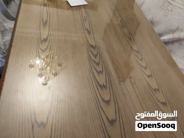 للبيع غرفة سفرة وانتريه وكراسي صالون بحالة ممتازة