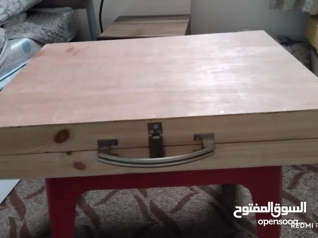 صندوق خشبي بالسكارة لحفظ المعدات ويستخدم لكثير من الأشياء