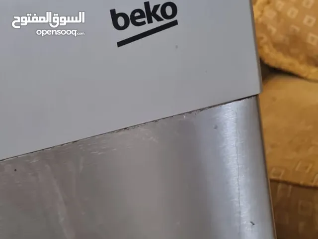 جلايه صحون وكاسات وطناجر وسكاكين وملاعق وغيرها