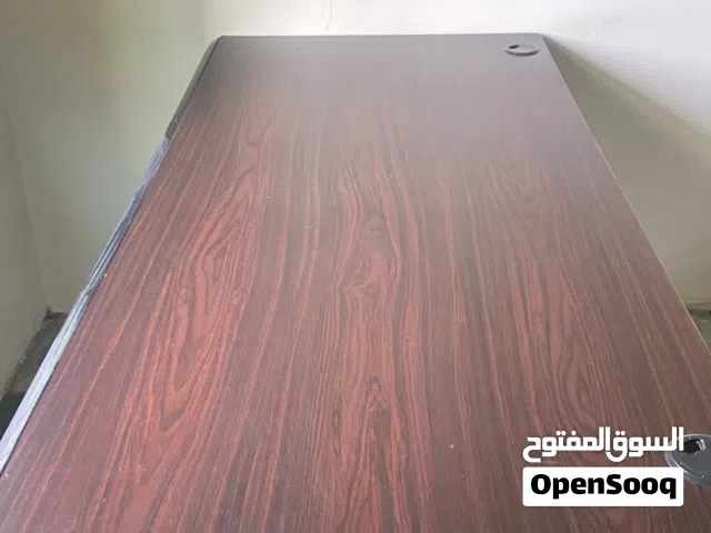 مكتب متر وعشرين ، مستعمل نظيف شبه جديد استعمال شهرين فقط ( حالة ممتازه )