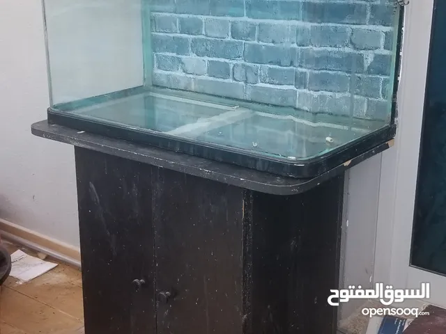 aquarium tank with stand 
80×46×50  lbh
comes with light and heater
no filter