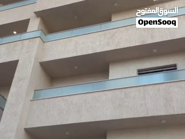 شقة تشطيب حديث للبيع في طريق المشتل بالقرب من صالة الأسطورة