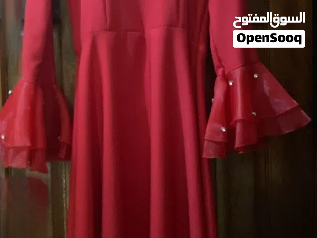 فستان احمر جديد للسهرات