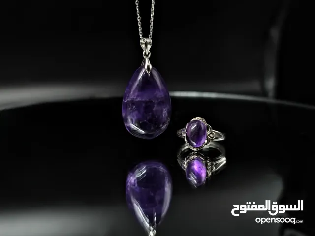 طقم نسائي عقد و خاتم بحجر جمشت (الاميثست) البرازيلي 28.64 قيراط فضة خالصة 925